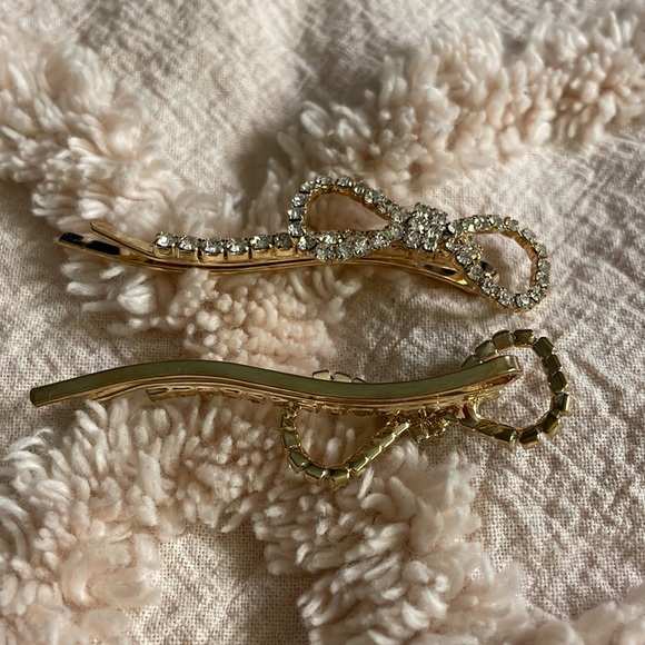 Rhinestone Bows Hair Pins - Picture 3 of 4